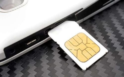 携号转网服务正式在全国范围内开展,备受大家的关注。简单地说,就是原来手机号码不变,大家可以对三大运营商进行自由选择了。